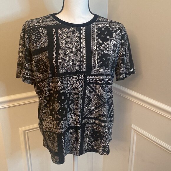 Rue21 Boho t-shirt black and white size Large - Picture 1 of 5